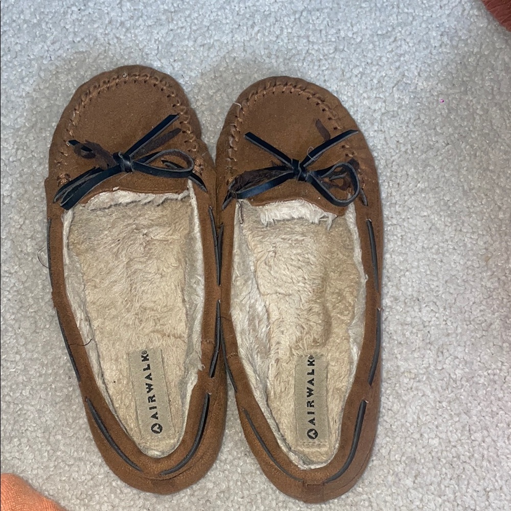 Airwalk Tan Moccasin Slippers with Black Accents